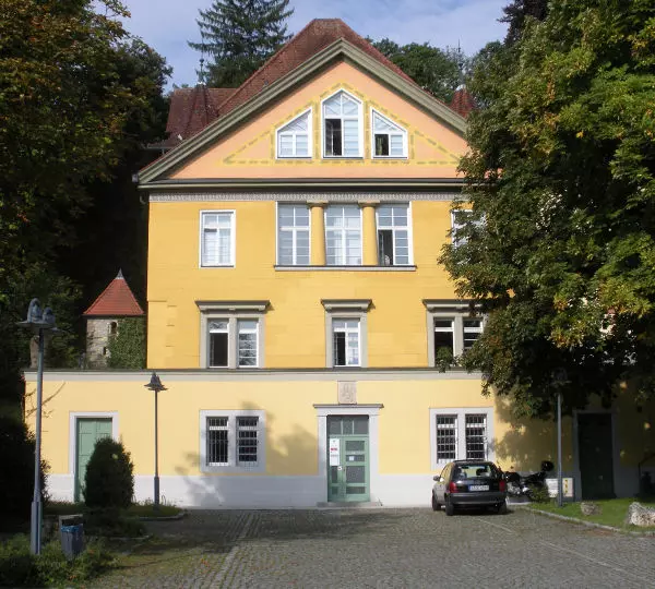 Das Bezirksrathaus von Stuttgart-Mühlhausen.